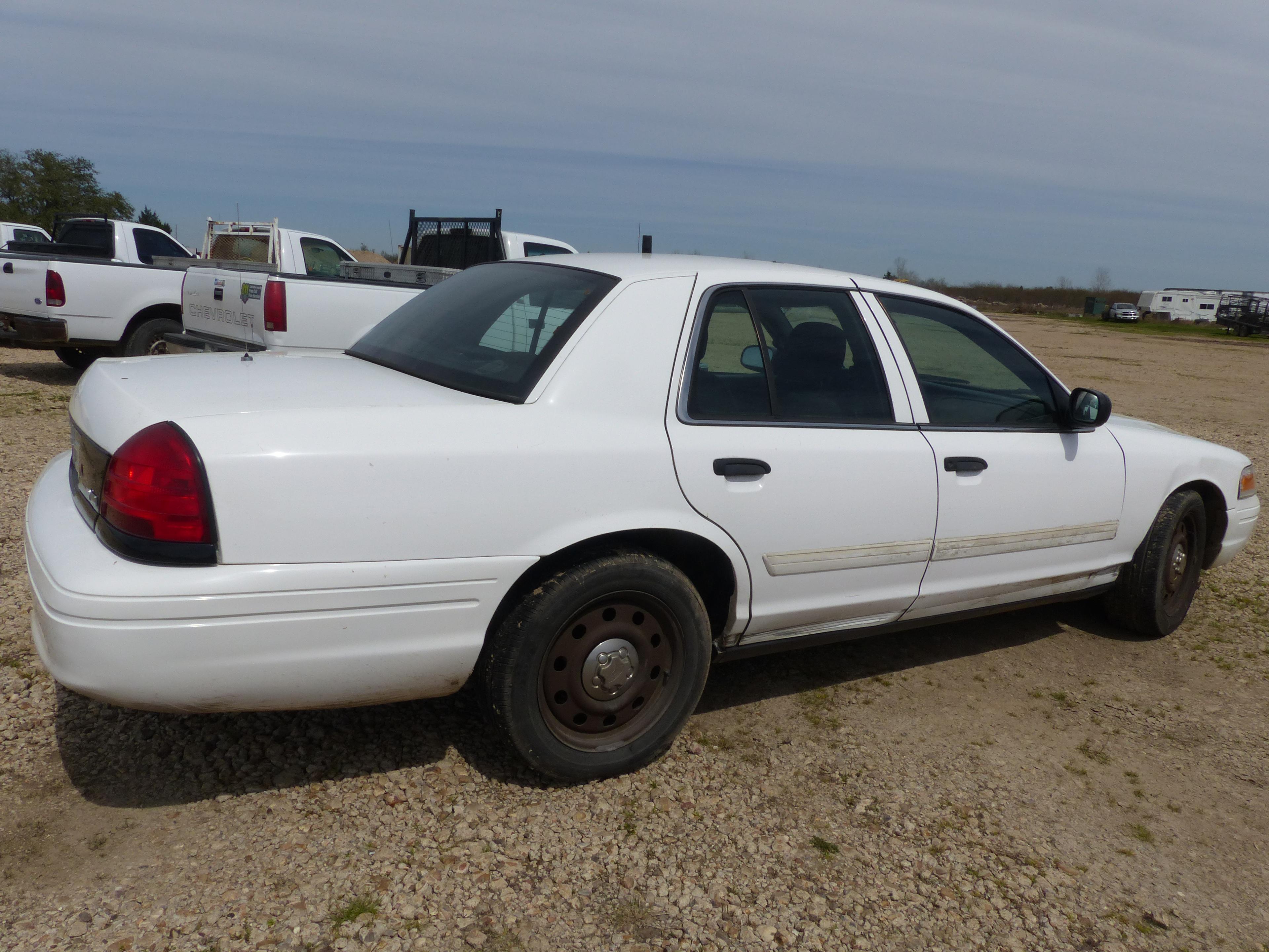 2010 FORD CROWN VICTORIA