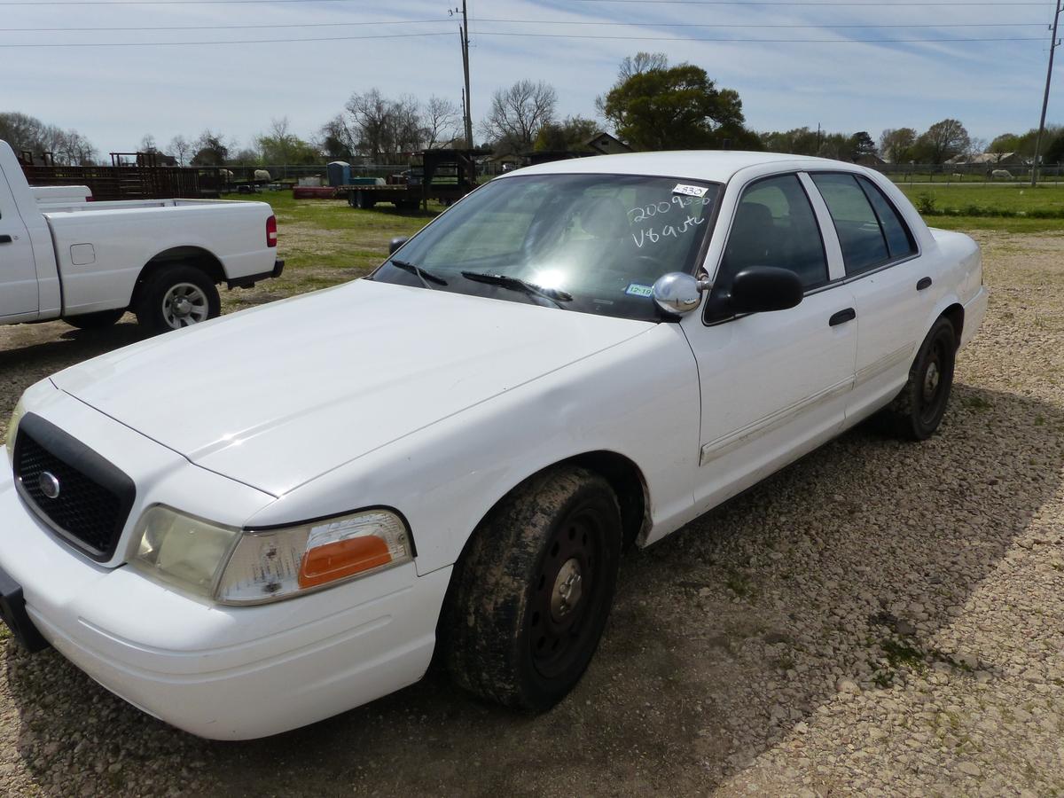 2010 FORD CROWN VICTORIA