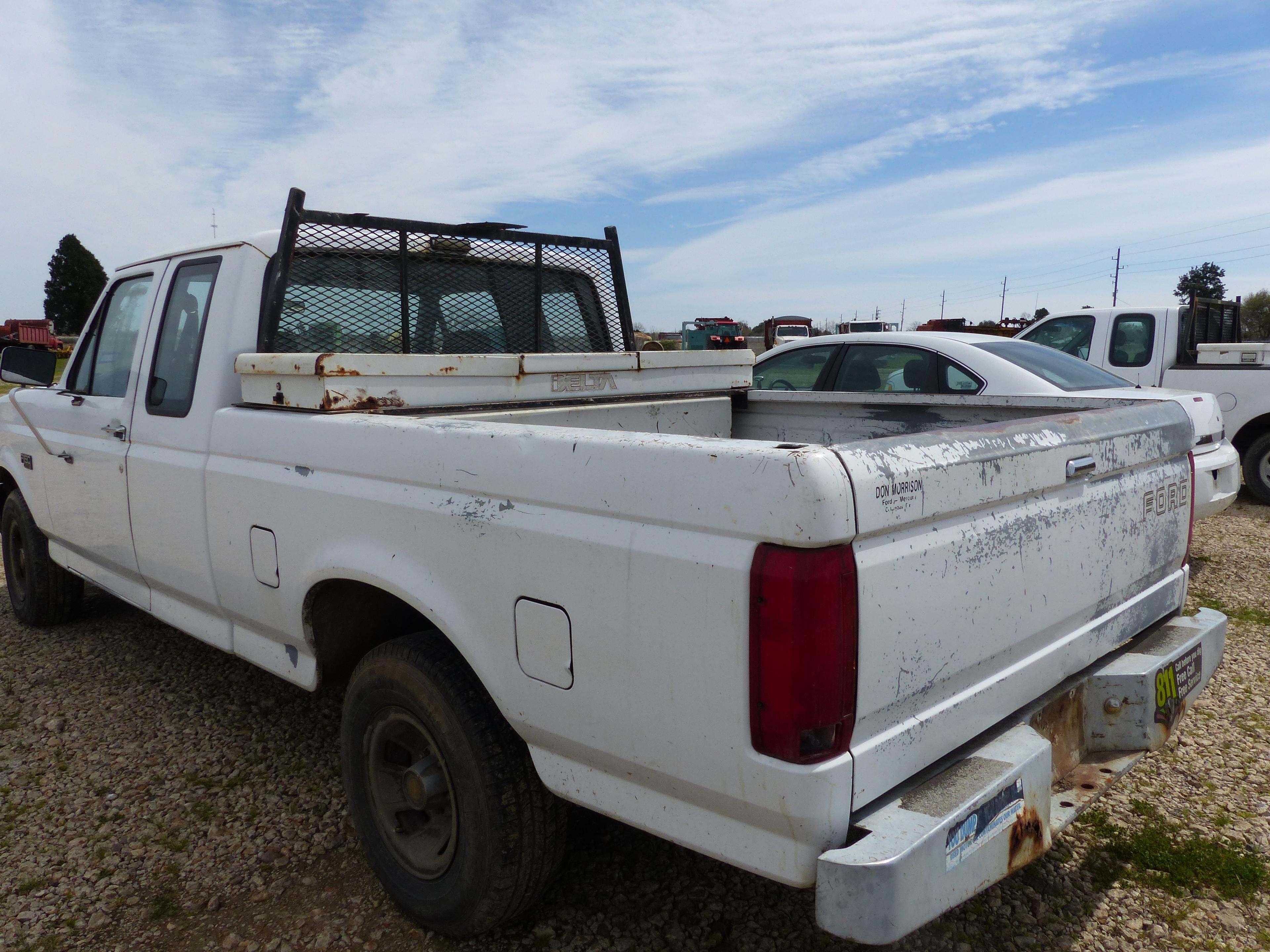 1992 FORD F150 EXTENDED CAB TRUCK