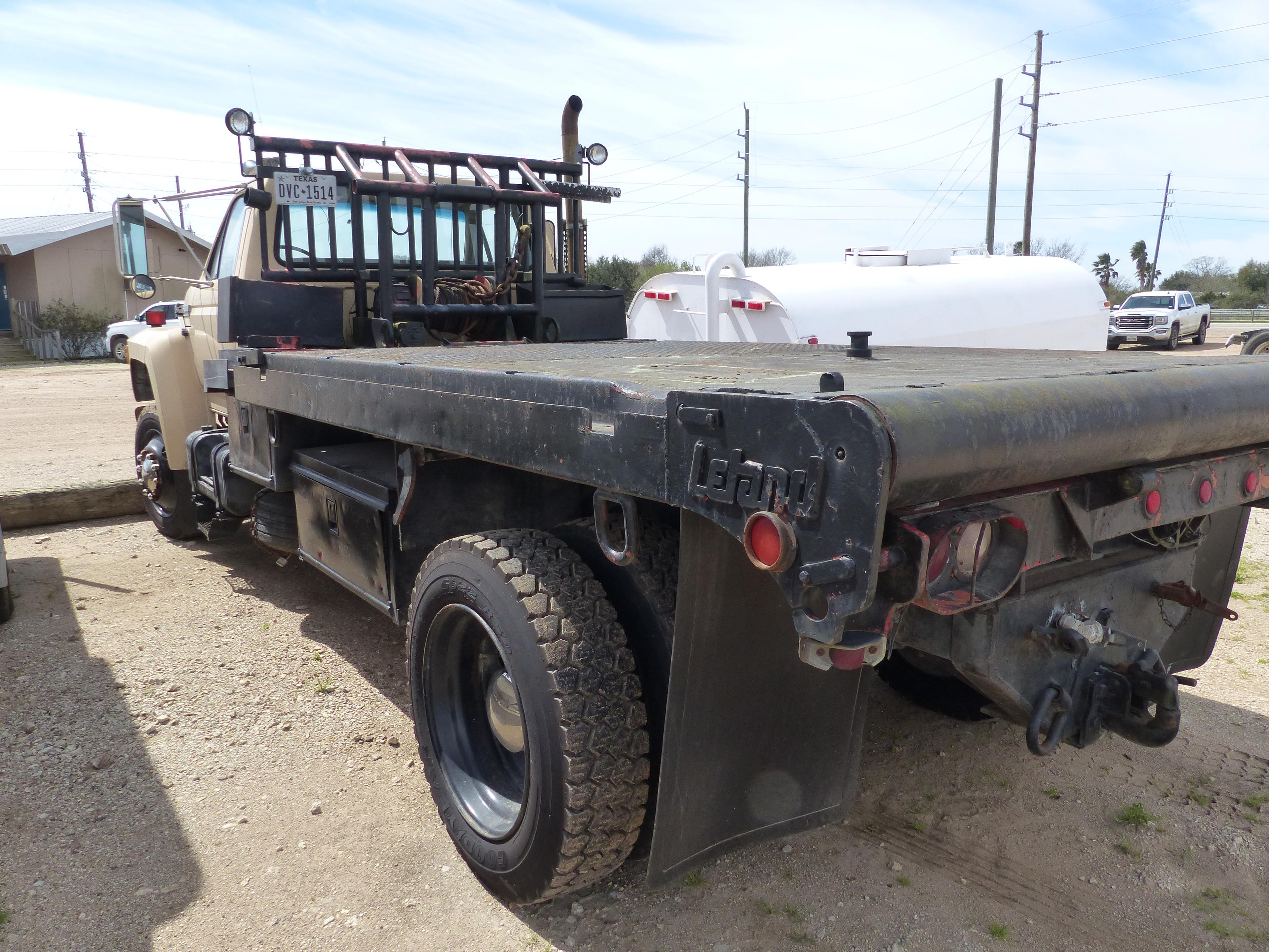 1990 FORD F800 FLATBED WINCH TRUCK