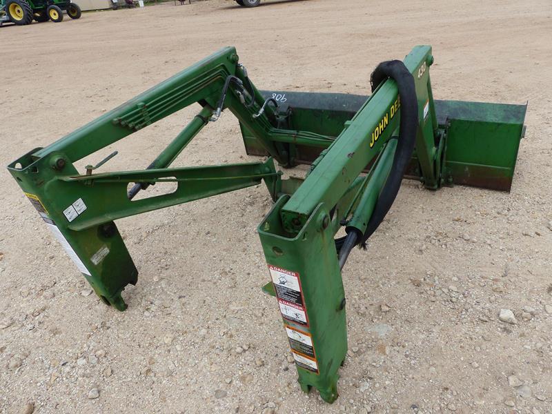 JD 430 FE QT LOADER ATTACHMENT