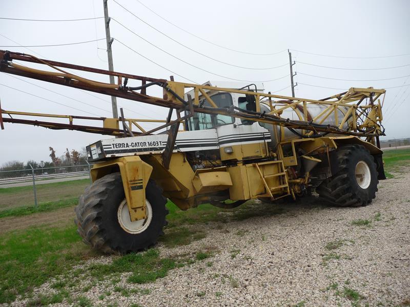 TERRA-GATOR 1603T W/AG CHEM 1800 SPRAY RIG