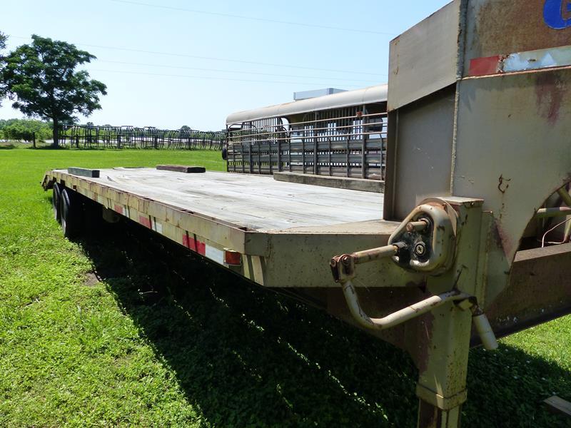 GOOSENECK 32' FLATBED TRAILER