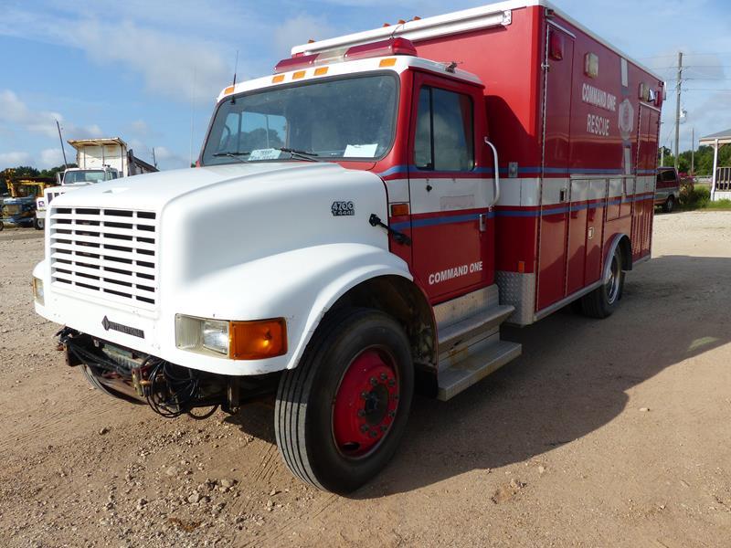 1991 INTERNATIONAL 4700 T444E AMBULANCE