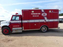 1991 INTERNATIONAL 4700 T444E AMBULANCE