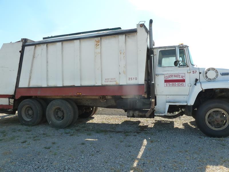 1989 FORD L8000 GARBAGE TRUCK