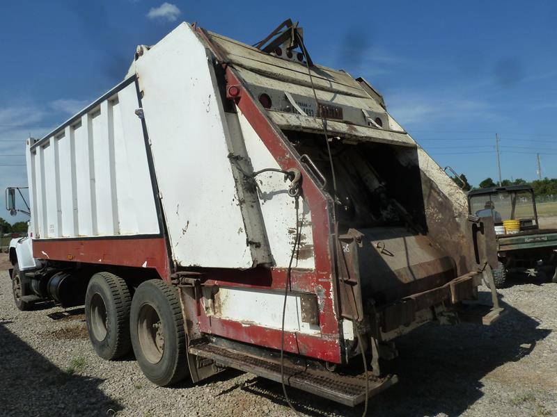 1989 FORD L8000 GARBAGE TRUCK