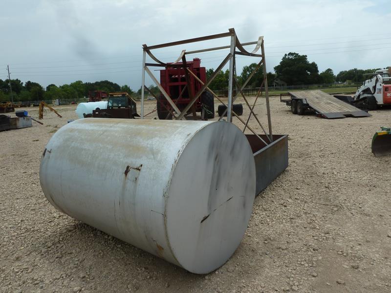 1500 GAL DIESEL FUEL TANK ON STAND W/CONTAINMENT