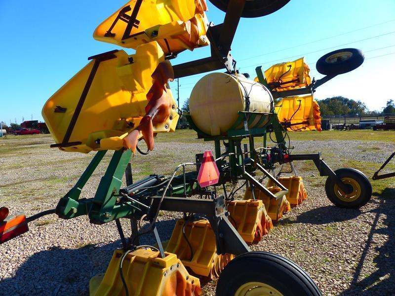 REDBALL 420 HOODED BROADCAST SPRAYER 26' WITH 9 HOODS, SN-NA