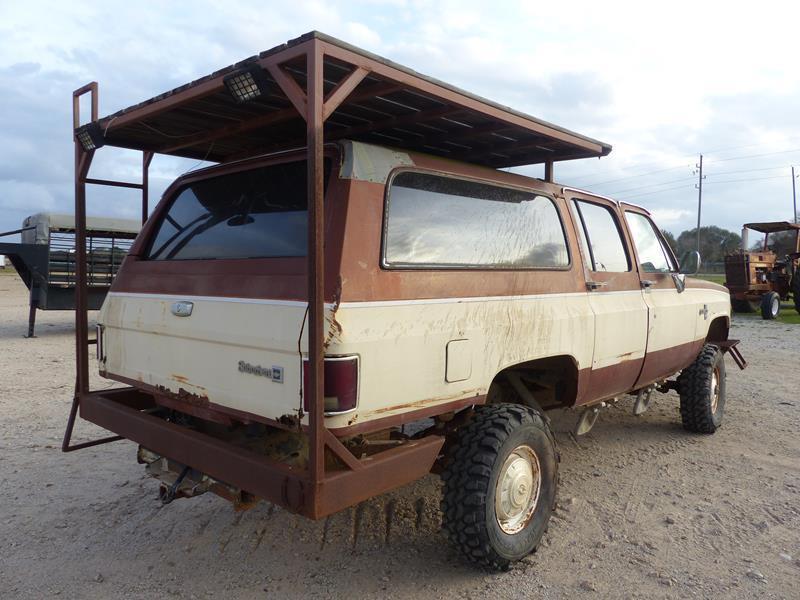 1983 CHEVROLET SILVERADO 20 SUBURBAN