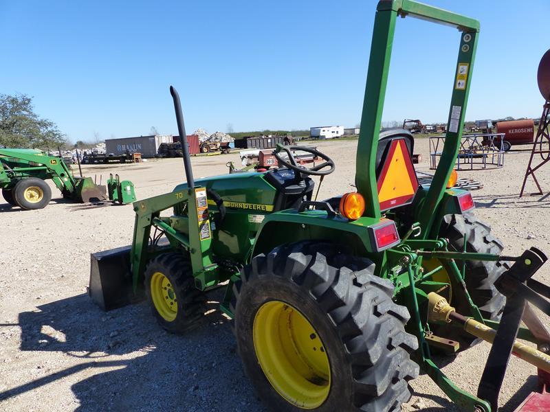 JOHN DEERE 790 TRACTOR W/JOHN DEERE 70 FE LOADER