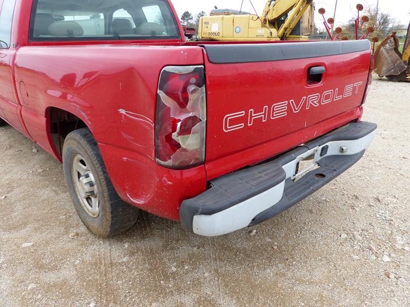 2004 CHEVROLET TRUCK