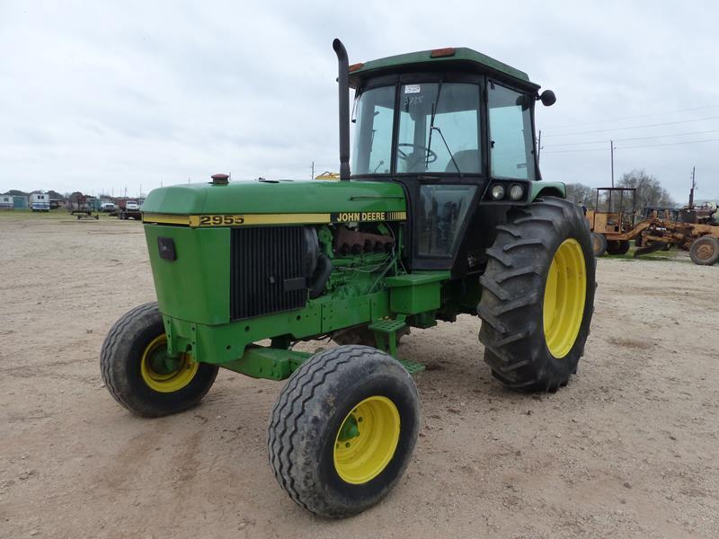 JOHN DEERE 2955 TRACTOR