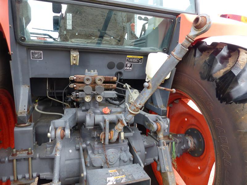 KUBOTA M108S TRACTOR W/KUBOTA LA1403 FE LOADER