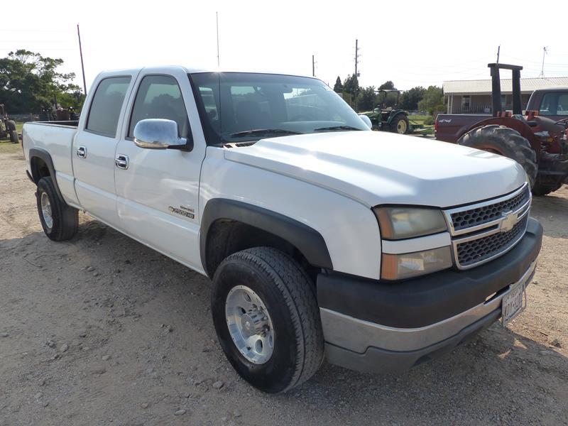 2005 CHEVY 2500 H.D. DURAMAX 6.6 DIESEL CREW CAB