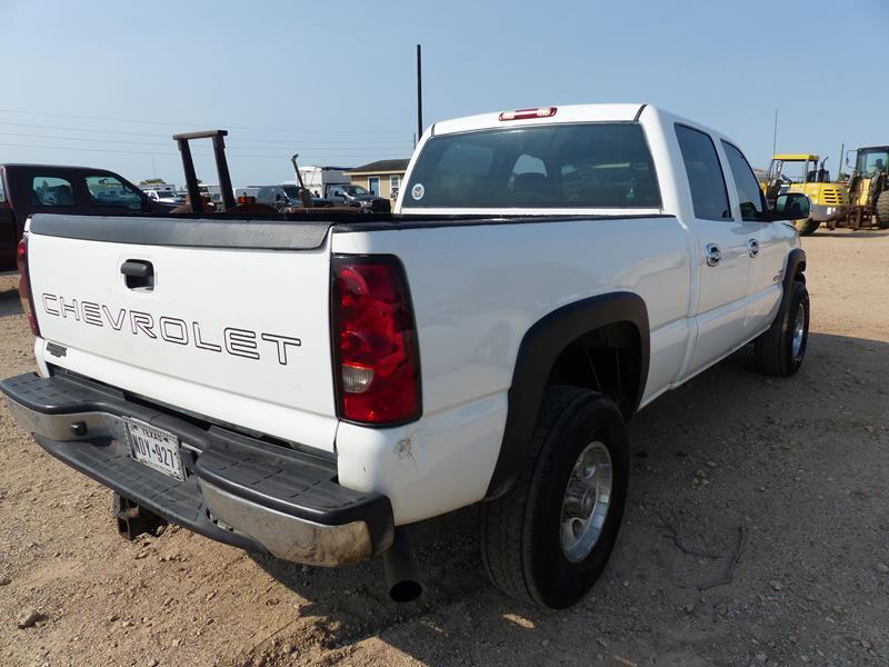 2005 CHEVY 2500 H.D. DURAMAX 6.6 DIESEL CREW CAB