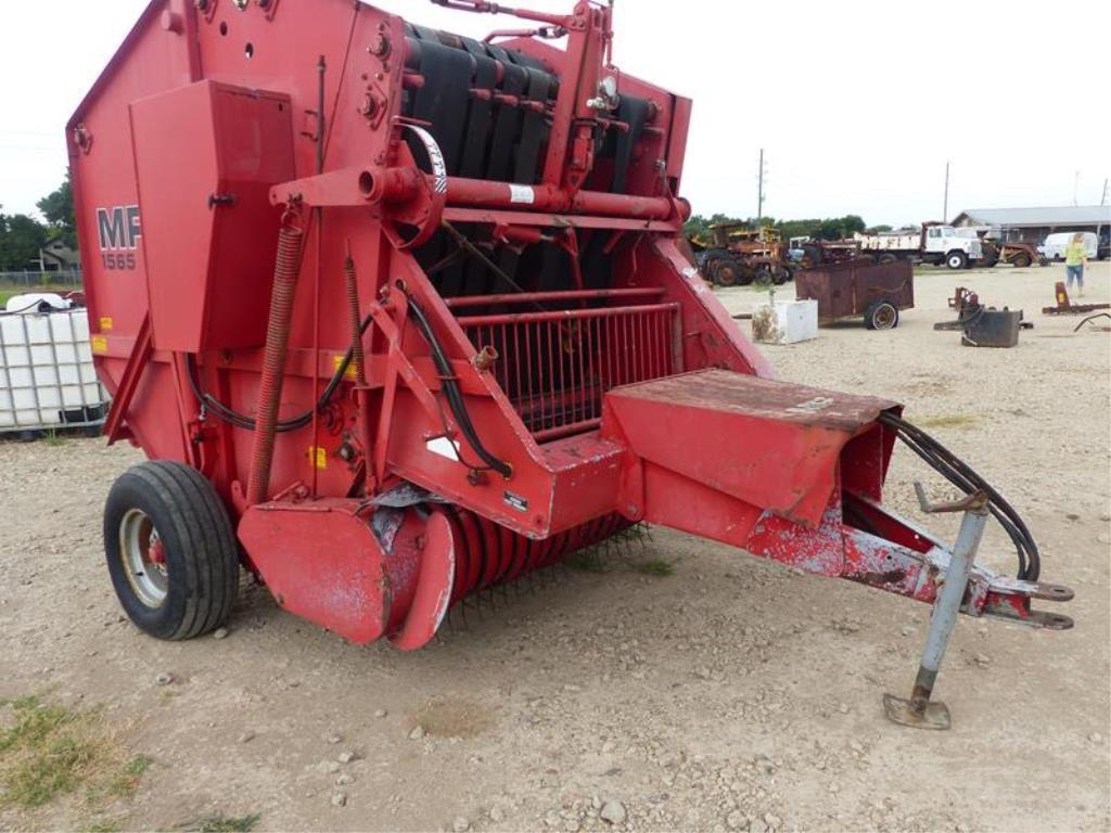 MASSEY FERGUSON 1565 ROUND BALER