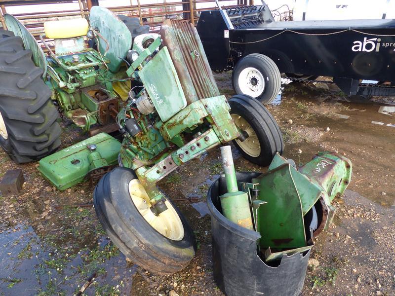 JOHN DEERE 1010 GAS TRACTOR