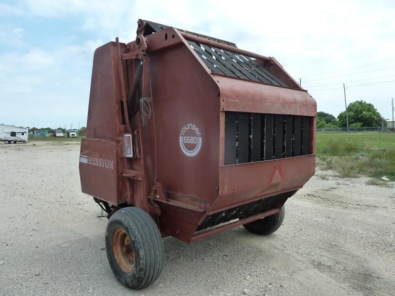 HESSTON 5580 ROUND BALER