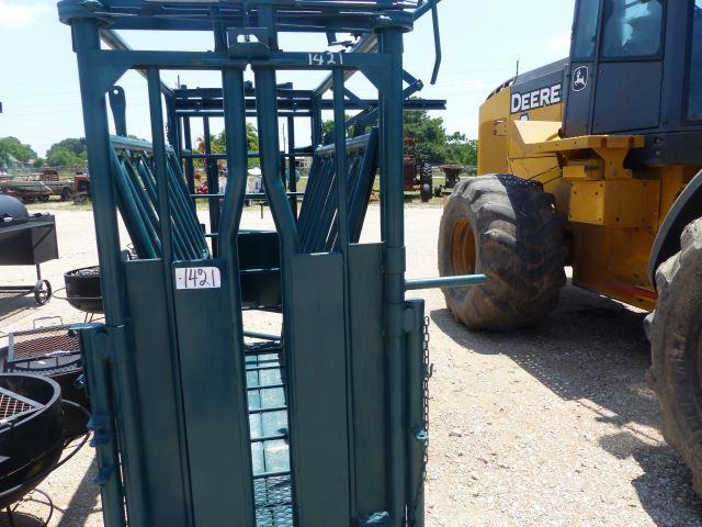 SQUEEZE CHUTE W/SELF CATCHING HEAD GATE