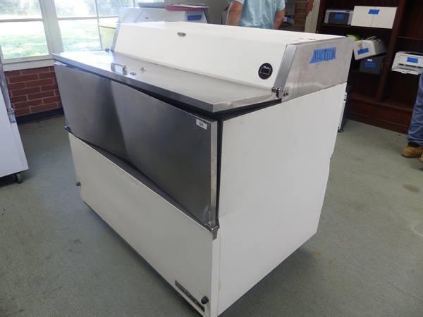 TRUE SHORT COOLER FREEZER