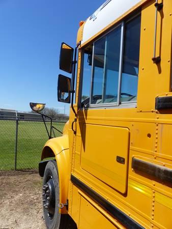 2001 INTERNATIONAL SCHOOL BUS-NOT RUNNING