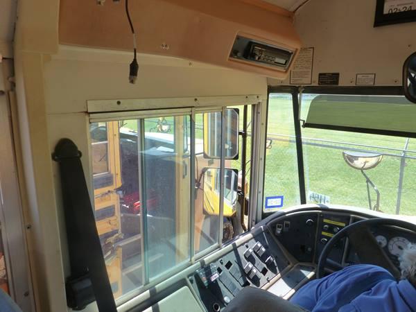 2001 INTERNATIONAL SCHOOL BUS-NOT RUNNING