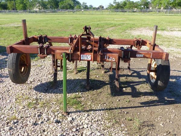 MOHAWK 7' 7 SHANK CHISEL PLOW