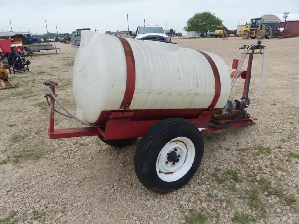 CONTINENTAL BELTON 200 GALLON SPRAY RIG