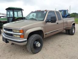 1997 CHEVROLET 3500 4X4 DUALLY  EXTENDED CAB