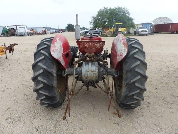 MASSEY FERGUSON M35 TRACTOR