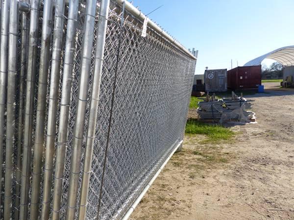 30 TEMPORARY FENCING FOR CONSTRUCTION SITE 12'X7'