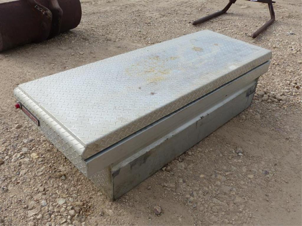 DIAMOND PLATE WEATHER GUARD TOOL BOX