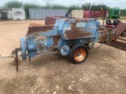 FORD 530 SQUARE BALER