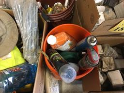 LOT CONSISTING OF ASSORTED ITEMS: CLEANING