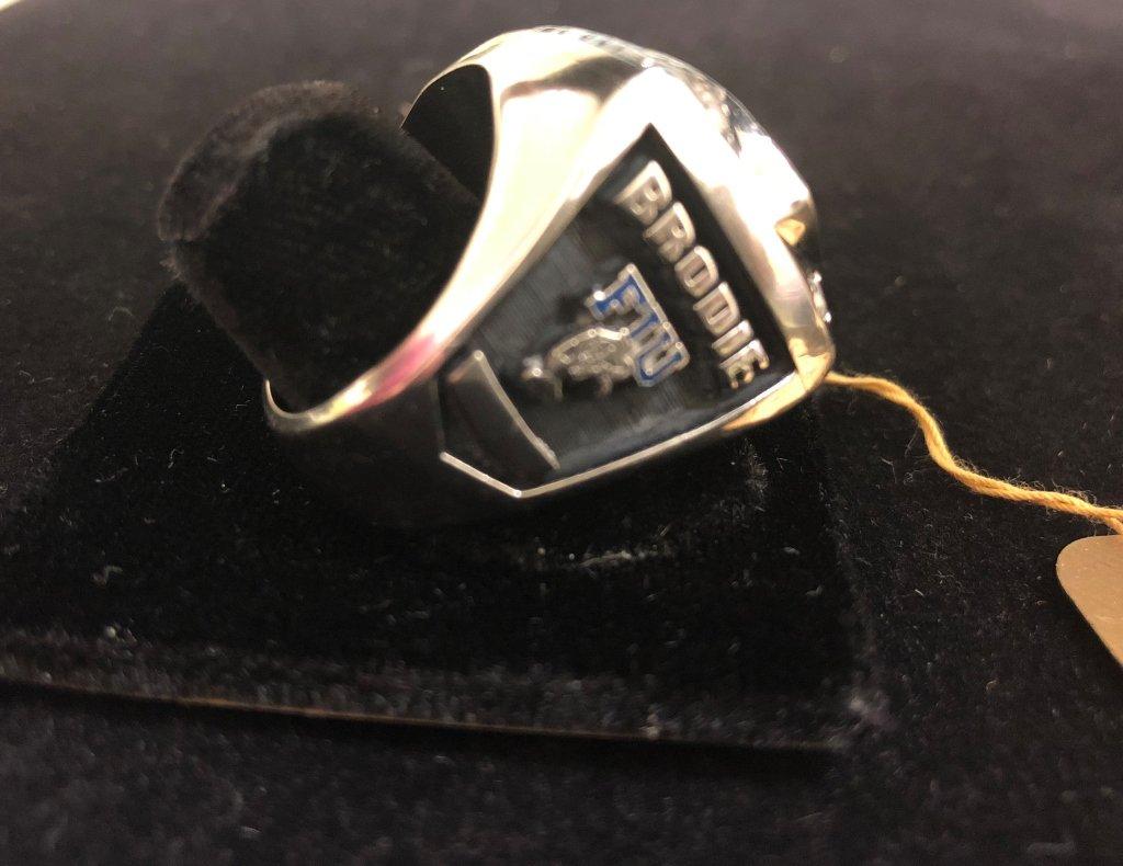 (AUTHENTIC) 2010 FIU FOOTBALL CHAMPIONSHIP RING