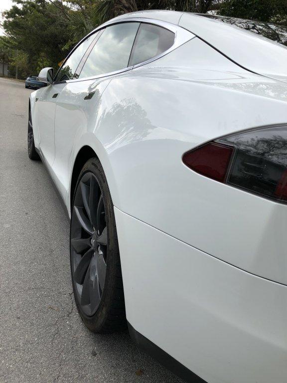 2014 TESLA MODEL S, P85+