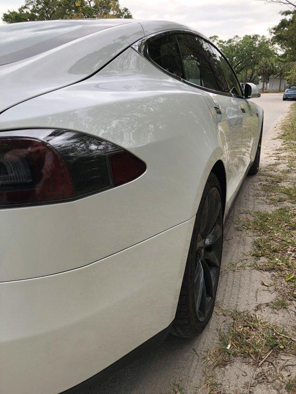 2014 TESLA MODEL S, P85+