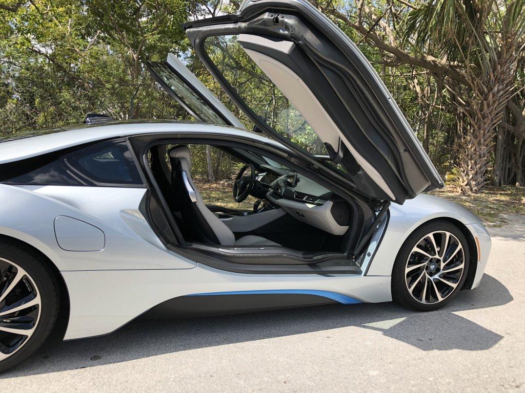 2015 BMW i8, 1.3L L3 HYBRID SUPER CAR, 2-DOOR,