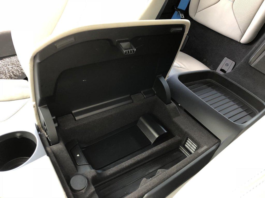 2015 BMW i8, 1.3L L3 HYBRID SUPER CAR, 2-DOOR,