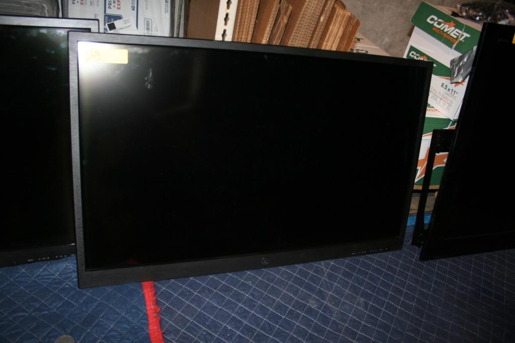 40" WESTINGHOUSE DIGITAL TW-66401-U040A FLAT SCREEN TV (NO POWER CORD OR REMOTE CONTROLLER)