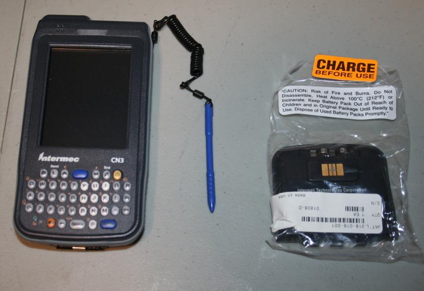 INTERMEC TECHNOLOGIES CM3 MOBILE COMPUTER INCLUDES (2) BATTERERS