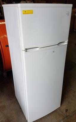 AVANTI REFRIGERATOR MODEL RA7306WT