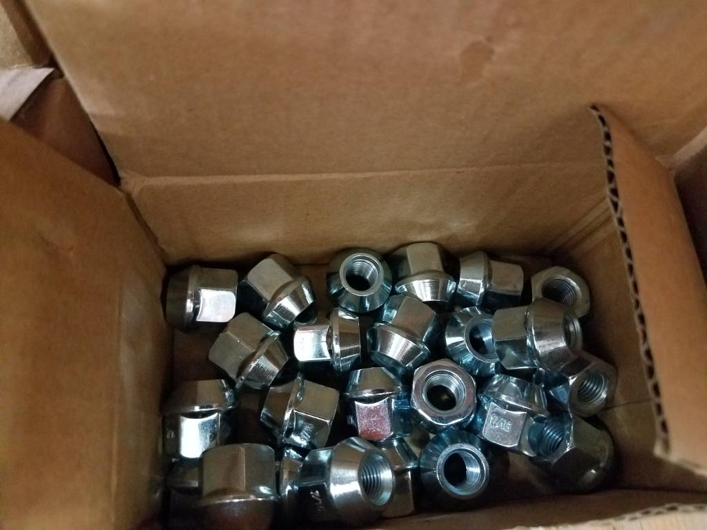 LOT CONSISTING OF: APPROX. (4,500+) OPEN END ACORN LUG NUTS IN VARIOUS SIZES & STYLES