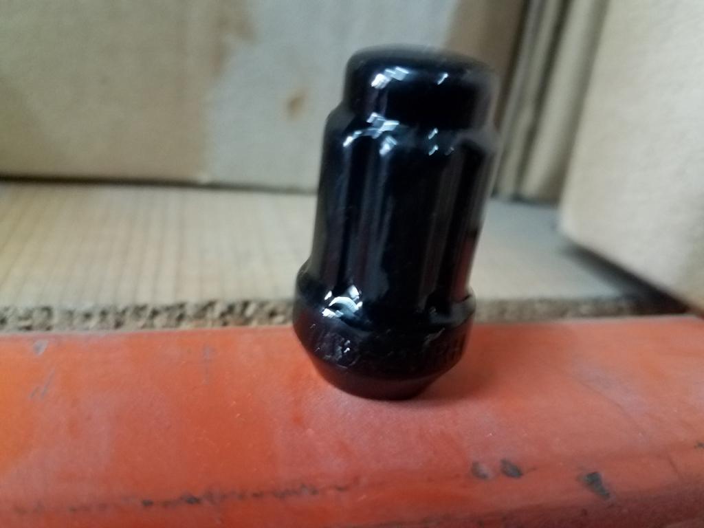 LOT CONSISTING OF: APPROX. (8,100+) SPLINE LUG NUTS IN