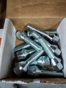 LOT CONSISTING OF: APPROX. (2,600+) LUG BOLTS IN VARIOUS SIZES & STYLES