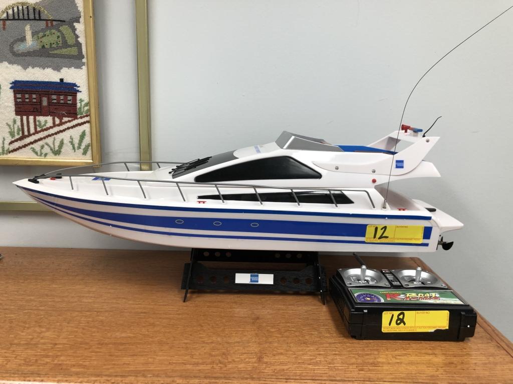 RC RADIO CONTROL LUXURY RACING BOAT