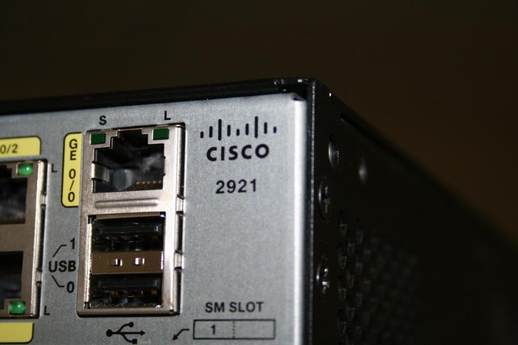 CISCO 2900 SERIES ROUTER MODEL 2921