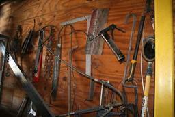 LOT CONSISTING OF ASSORTED TOOLS ON WALL