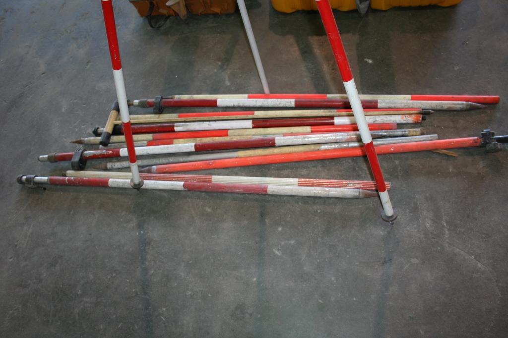 LOT CONSISTING OF SURVEY MEASURING POLES